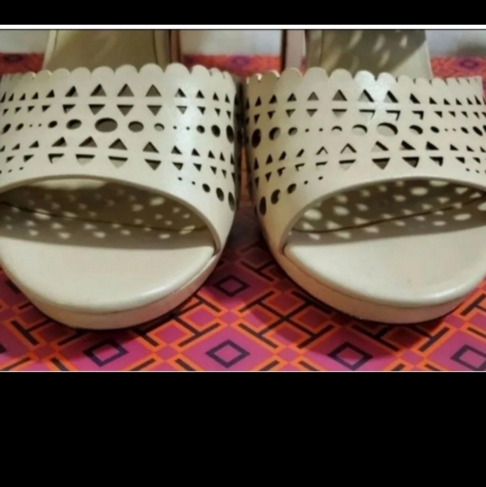 Tory Burch Laser Cut Sandal Heels - Picture 5 of 10